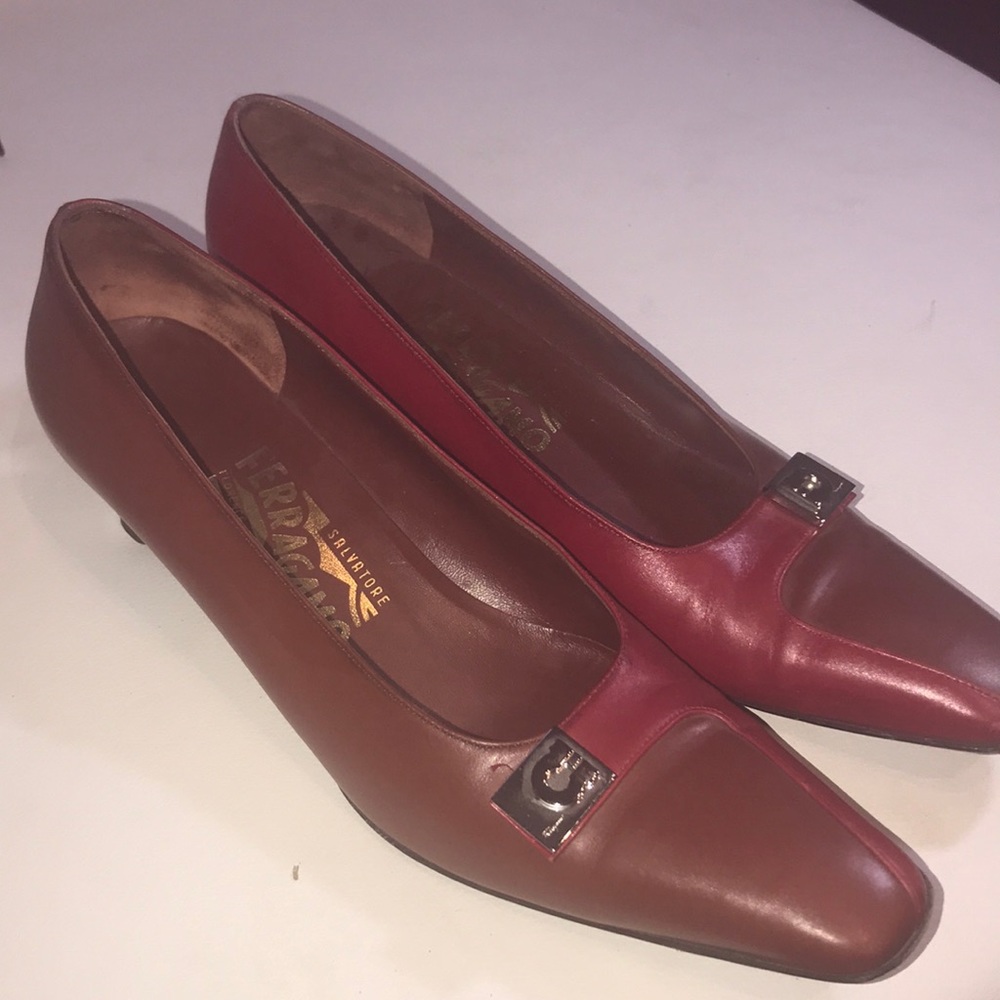 Ferragamo two tone low heels size 8